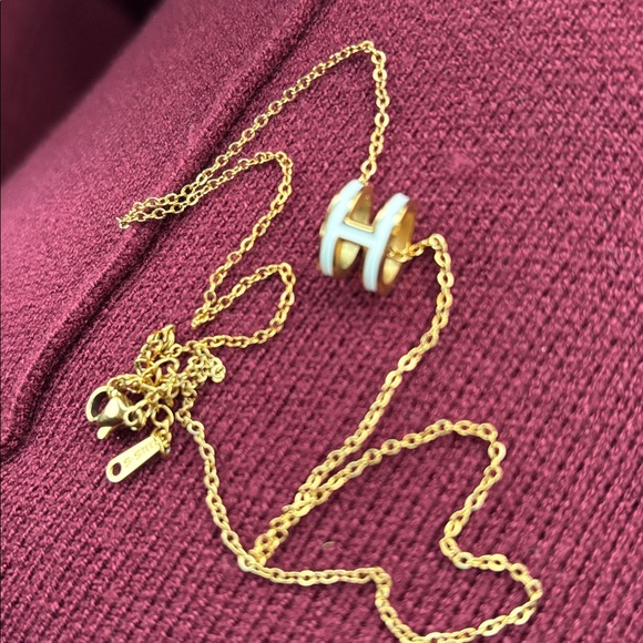 Vintage fashion Luxe Dainty cream  gold Tone  necklace New - Picture 3 of 11